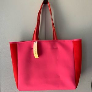 Summersalt pink and red neoprene tote NWT